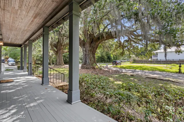 $664,900 | 408 Oakwood Drive, Ocean Springs, MS 39564