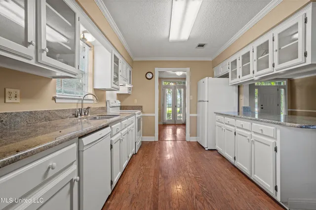 $664,900 | 408 Oakwood Drive, Ocean Springs, MS 39564