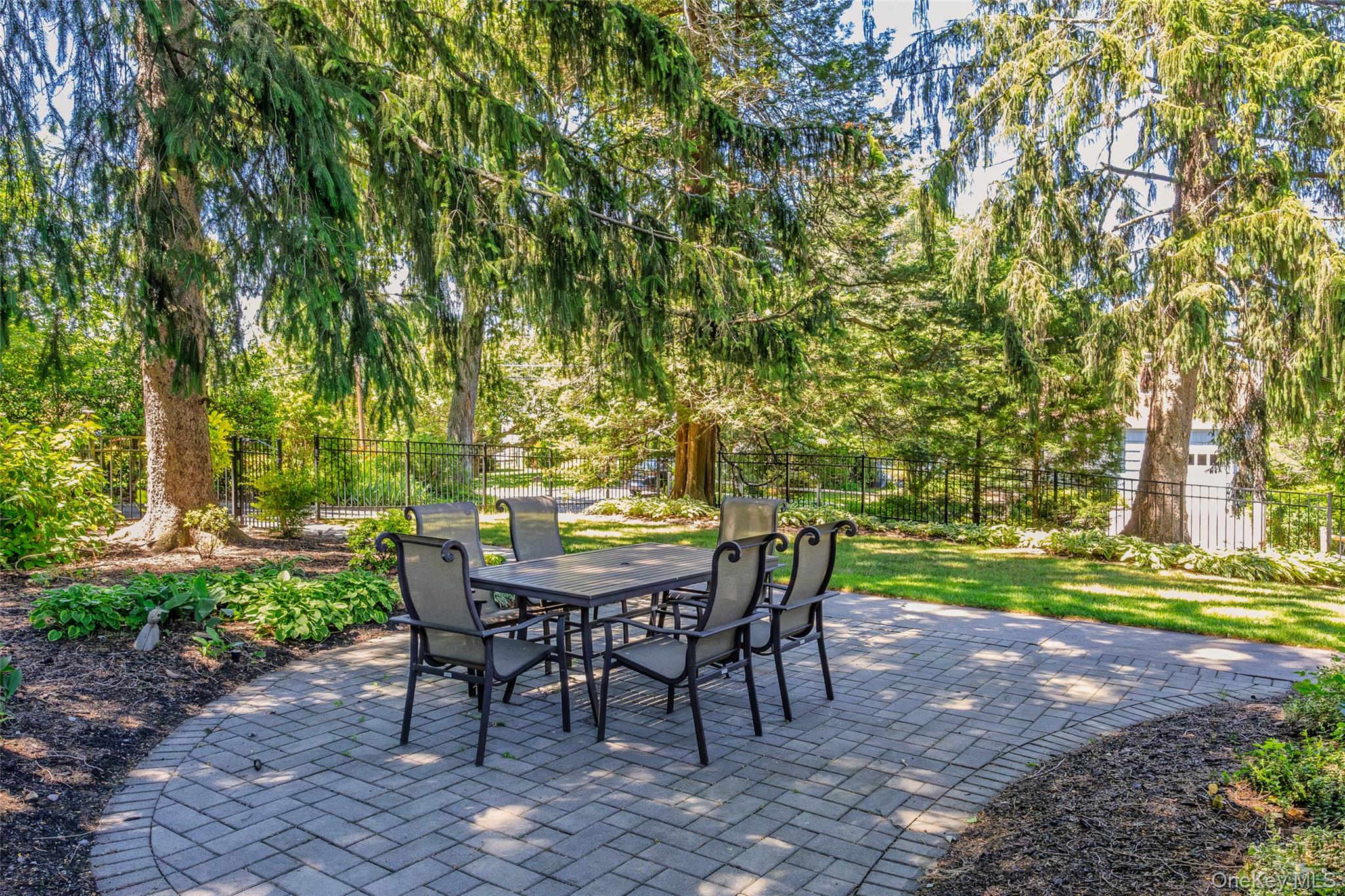217 Soundview Road Huntington, NY 11743 - Photo 7 of 50