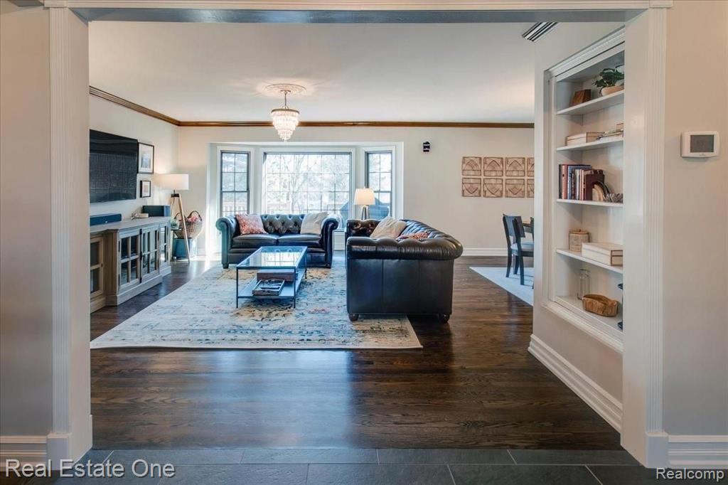 451 Lake Forest Road Rochester Hills, MI 48309 - Photo 7 of 97