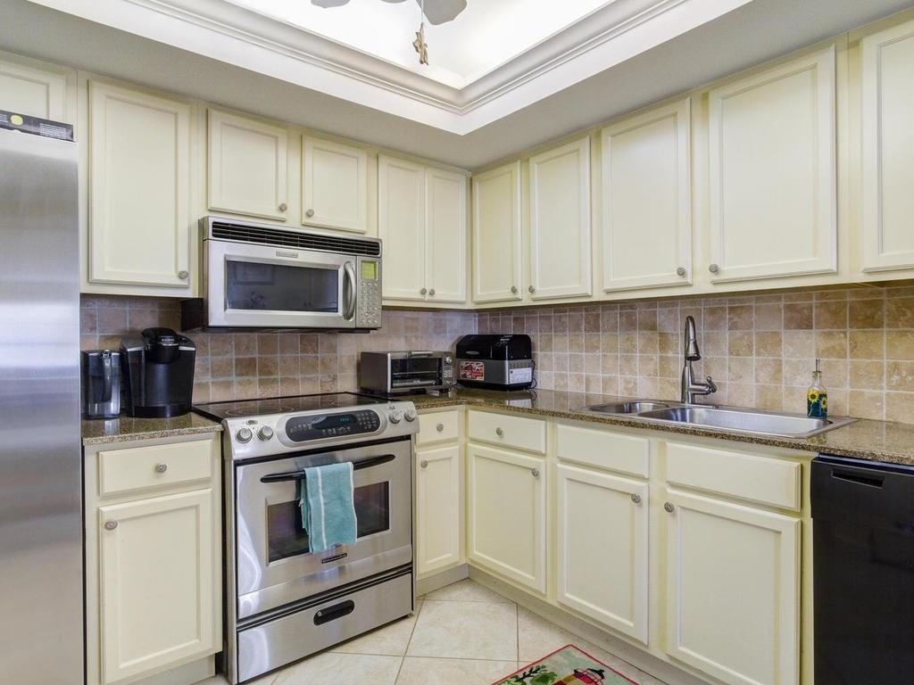 1150 Reef Road, Unit B17 Vero Beach, FL 32963 - Photo 8 of 36 Gallery Image 8