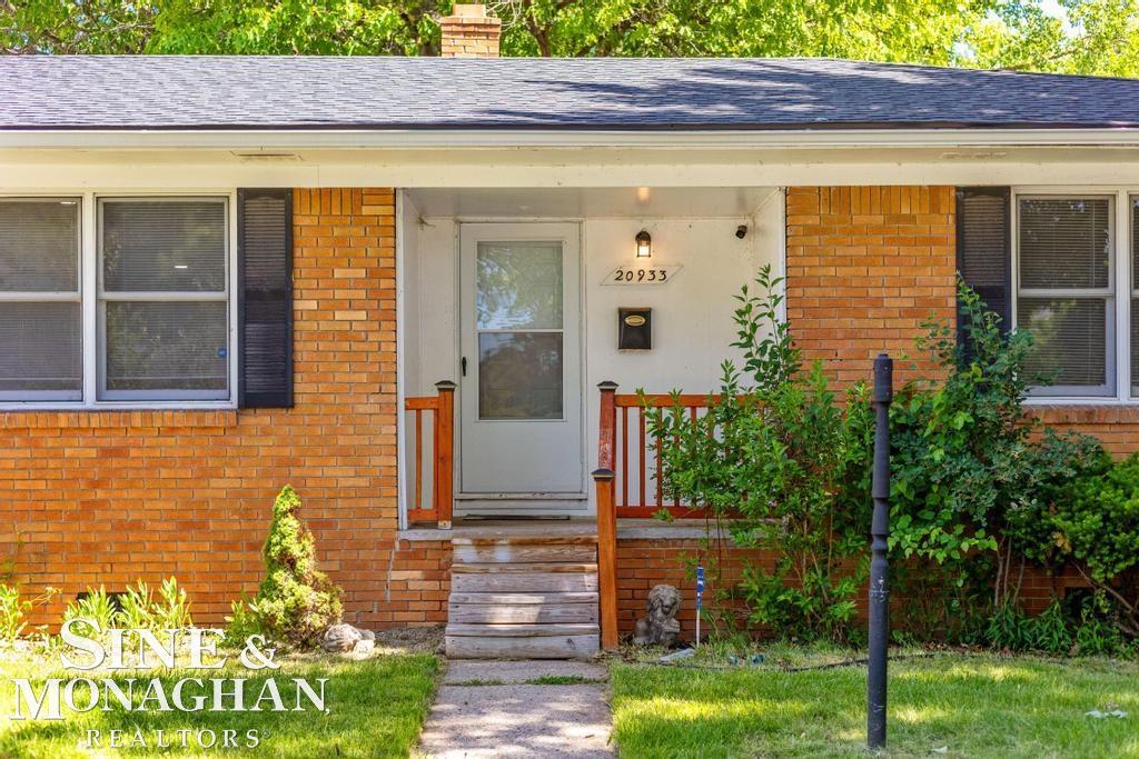 20933 Ridgemont Road Harper Woods, MI 48225 - Photo 2 of 30