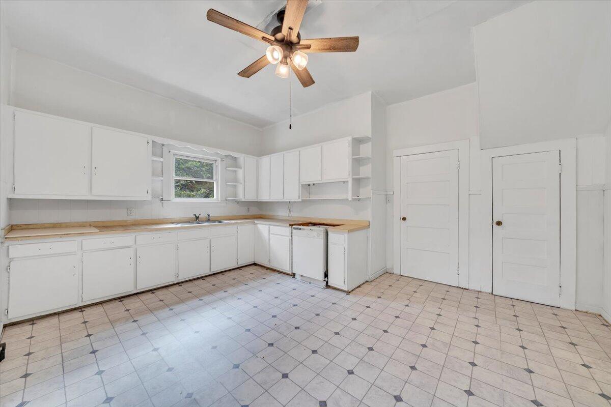 6973 Henry Road Henry, VA 24102 - Photo 19 of 110 019-MIB03061