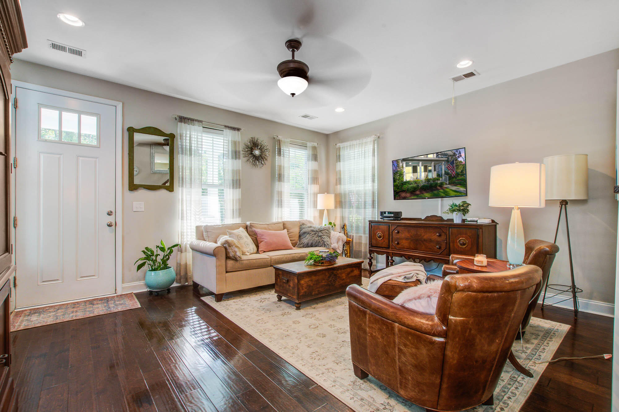864 Rue Drive Charleston, SC 29414 - Photo 5 of 40 Main Living