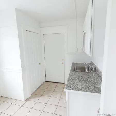 $1,750 | 225 Helen Street, Unit 2, Bridgeport, CT 06608