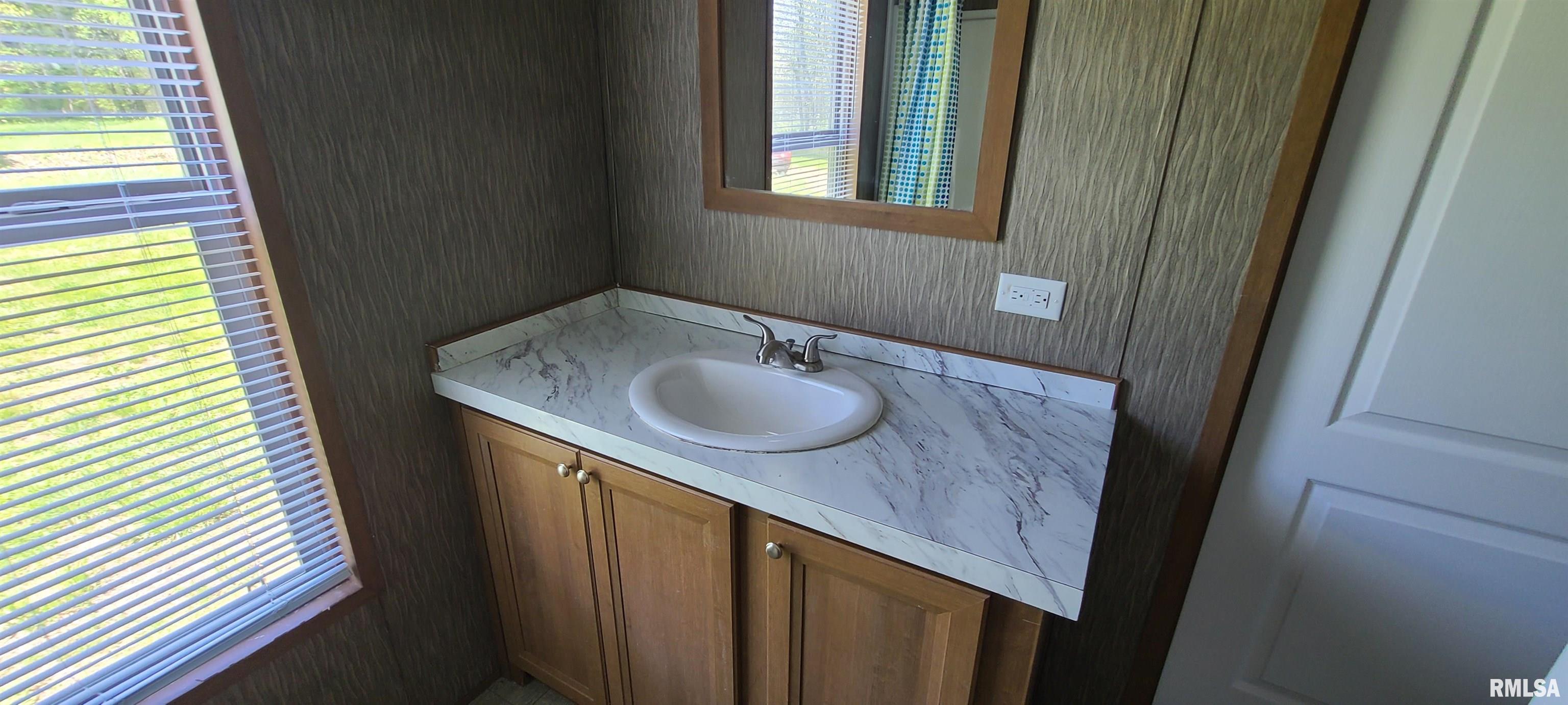 694 South Township Line Road Thompsonville, IL 62890 - Photo 20 of 35