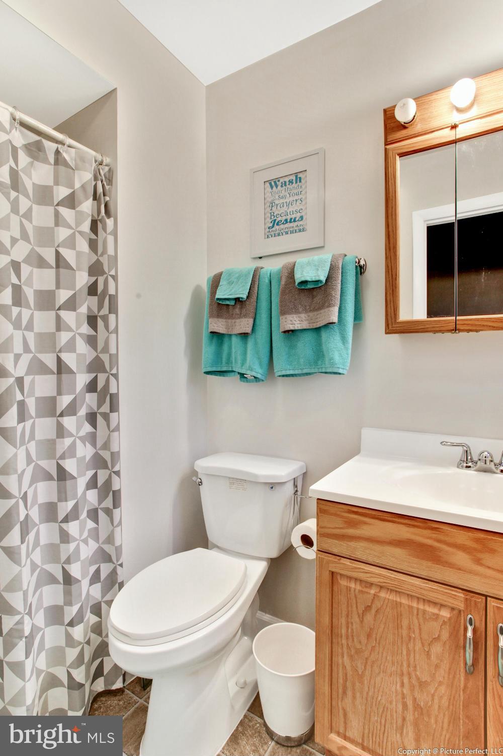 3690 Ridgeview Road Ijamsville, MD 21754 - Photo 14 of 26 Bath (Master)