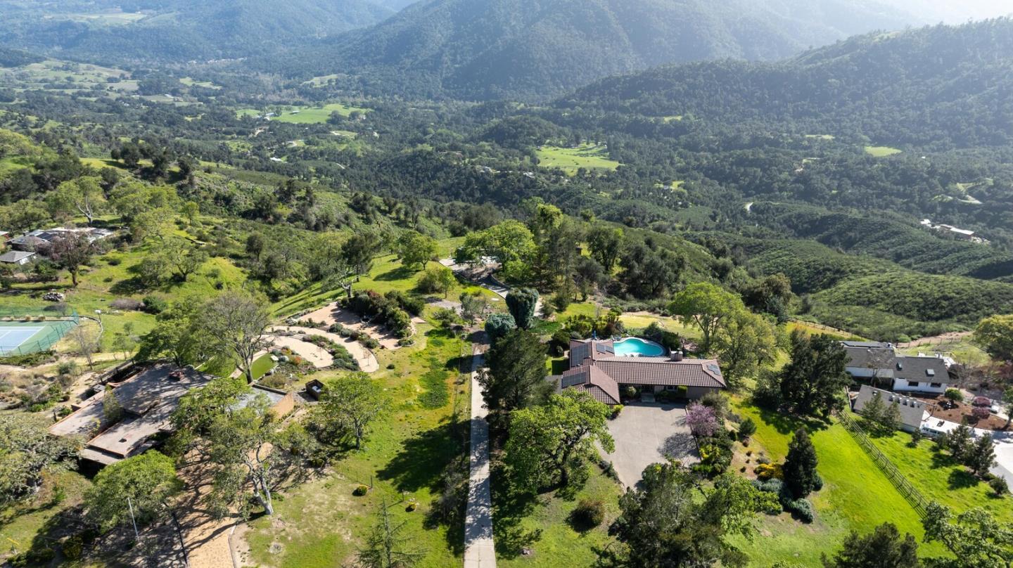 34994 Sky Ranch Road Carmel Valley, CA 93924 - Photo 2 of 36 Gallery Image 2