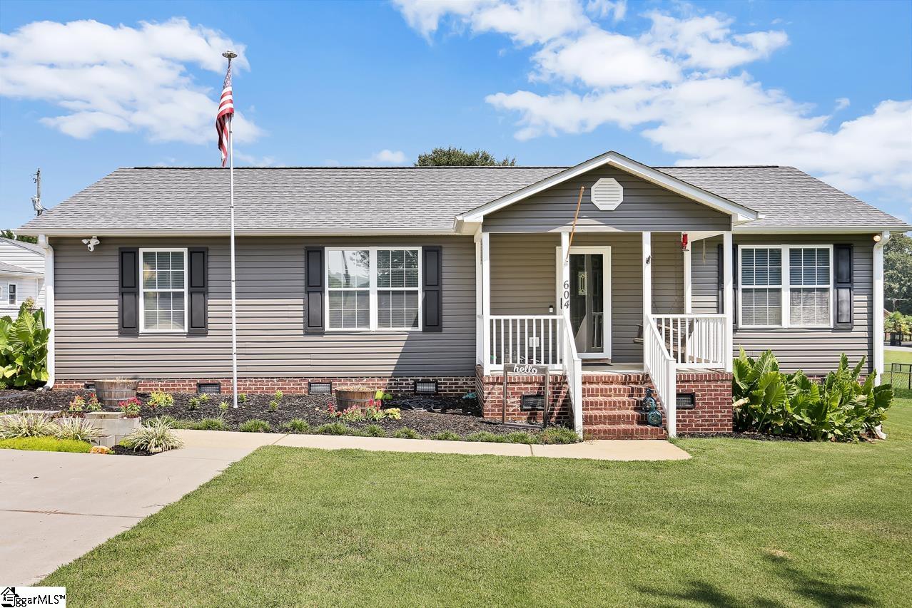 604 Foster Road Williamston, SC 29697 - Photo 2 of 24
