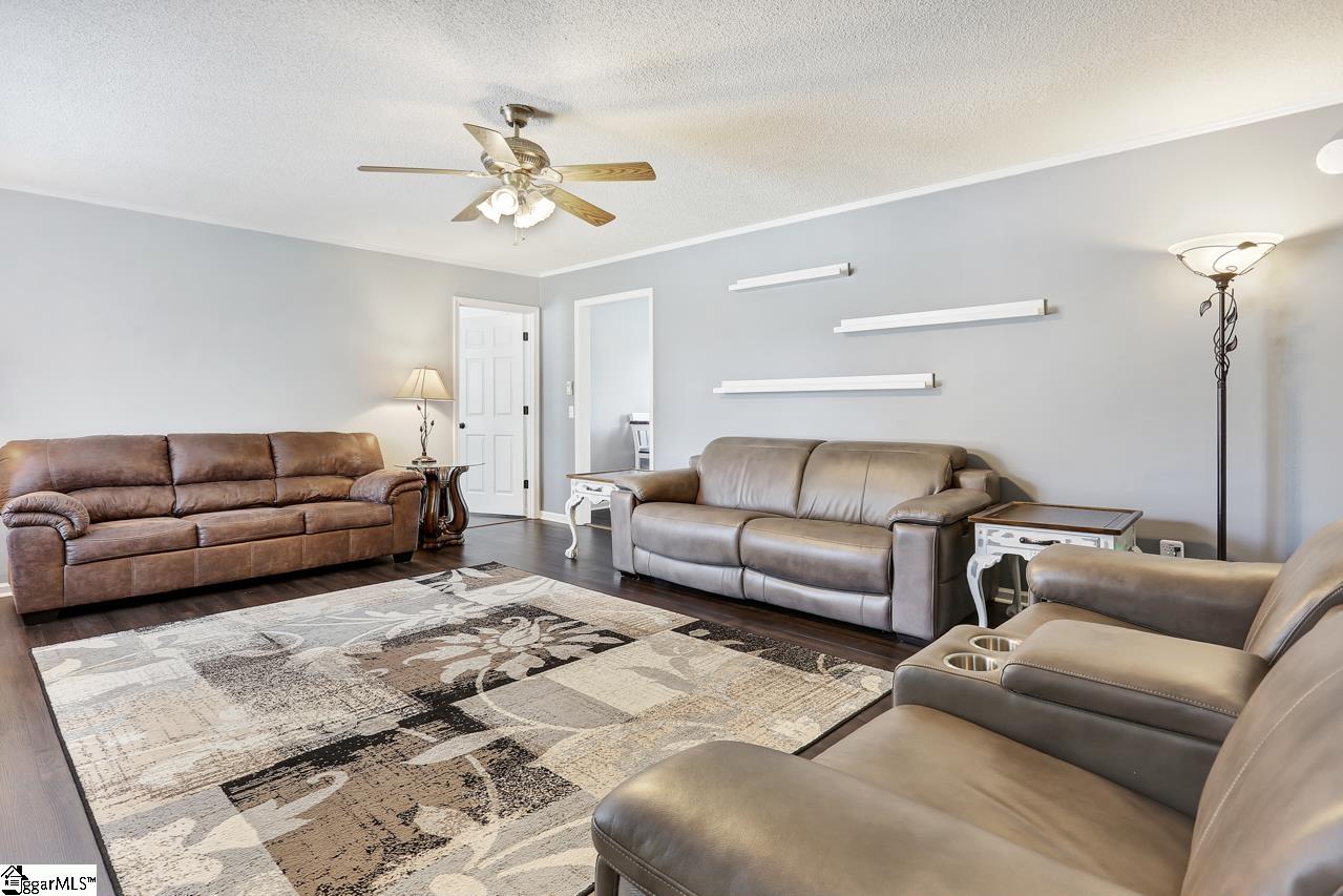 604 Foster Road Williamston, SC 29697 - Photo 5 of 24