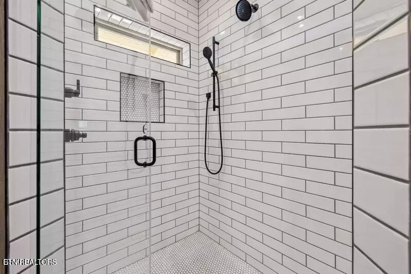 3051 Hatcher Top Road Sevierville, TN 37862 - Photo 17 of 44 20250509203850069990000000-o