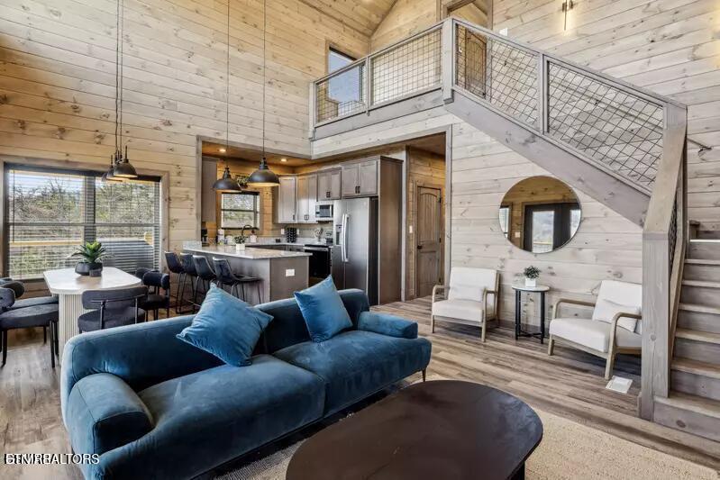 3051 Hatcher Top Road Sevierville, TN 37862 - Photo 6 of 44 20250509203801352494000000-o