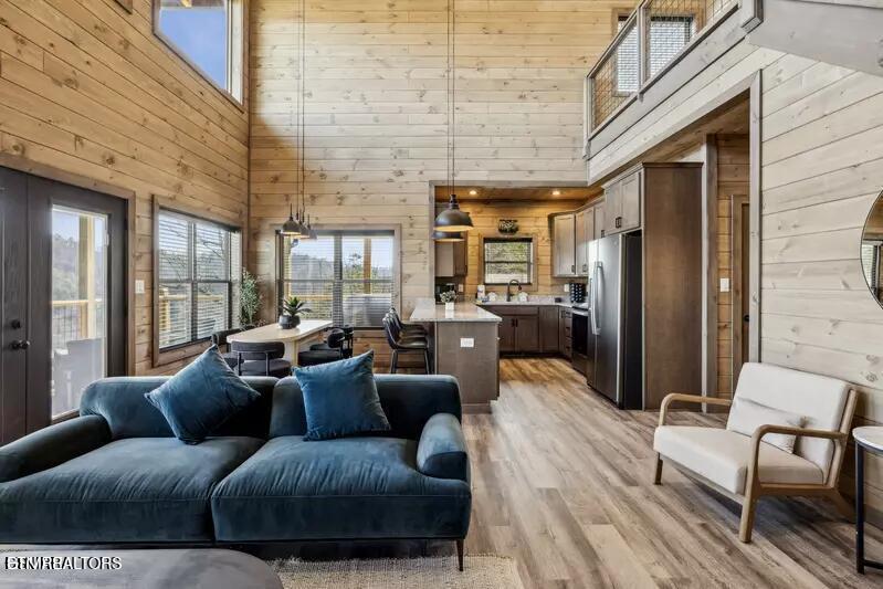 3051 Hatcher Top Road Sevierville, TN 37862 - Photo 7 of 44 20250509203756393216000000-o