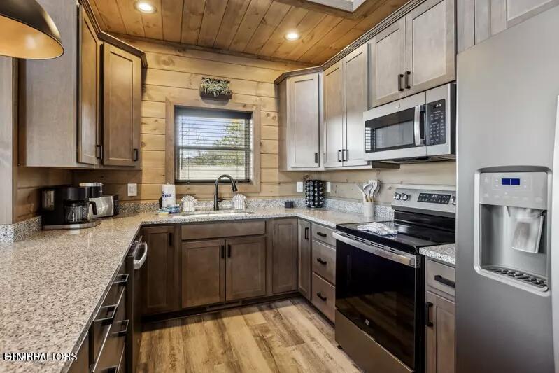 3051 Hatcher Top Road Sevierville, TN 37862 - Photo 10 of 44 20250509203818926725000000-o