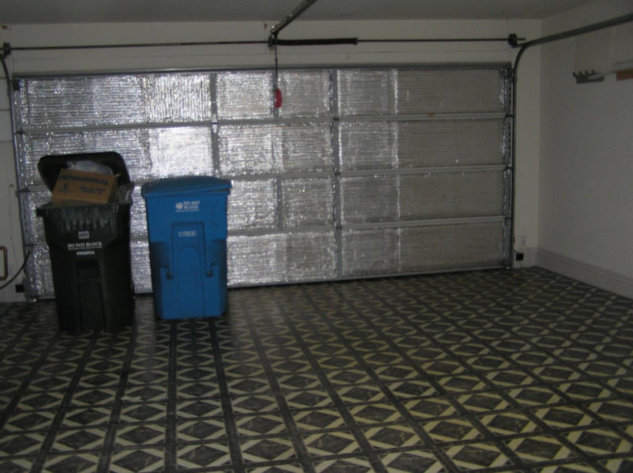 2011 East Wagoner Road Phoenix, AZ 85022 - Photo 11 of 14 Garage