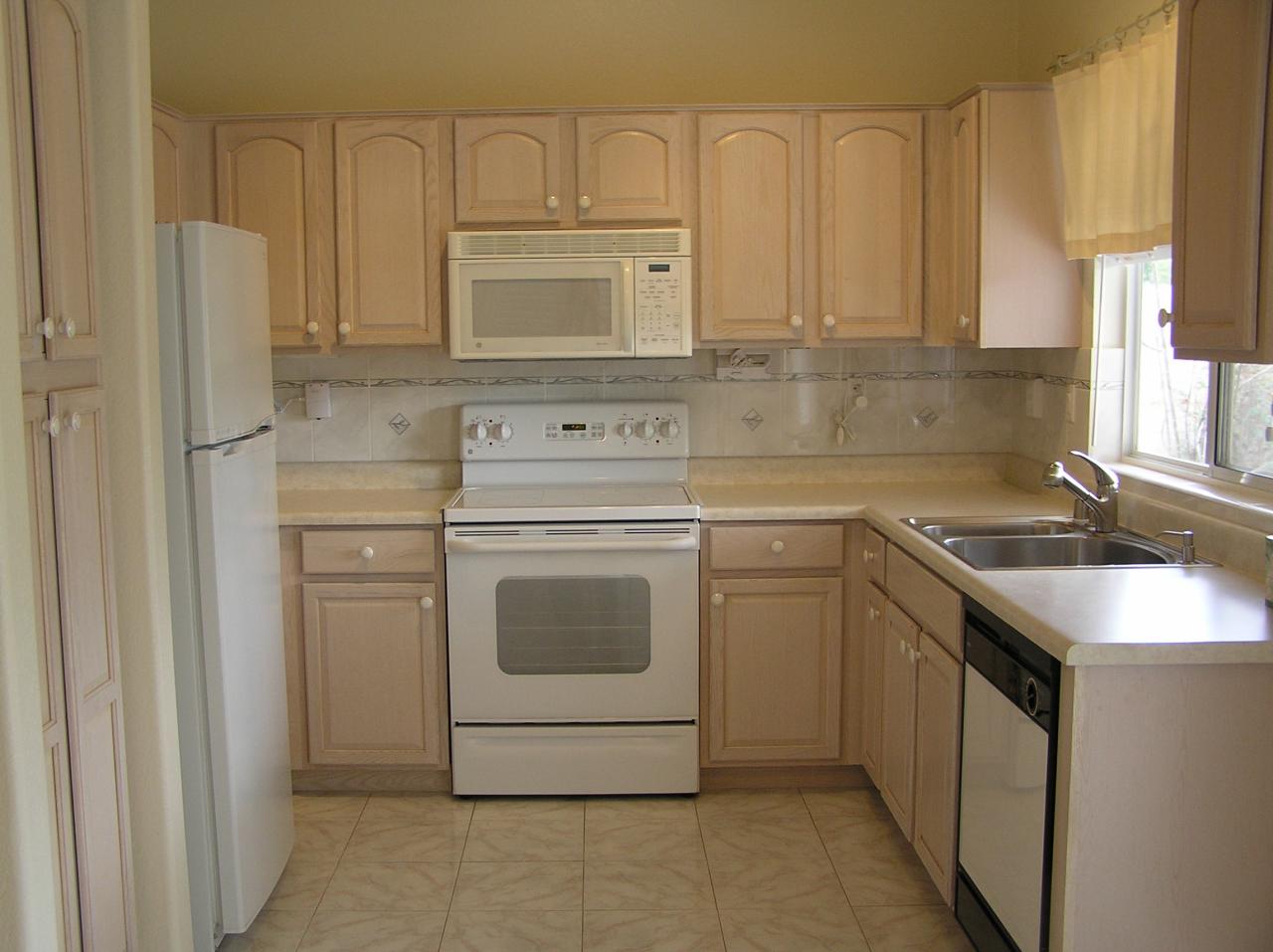 2011 East Wagoner Road Phoenix, AZ 85022 - Photo 3 of 14 Kitchen