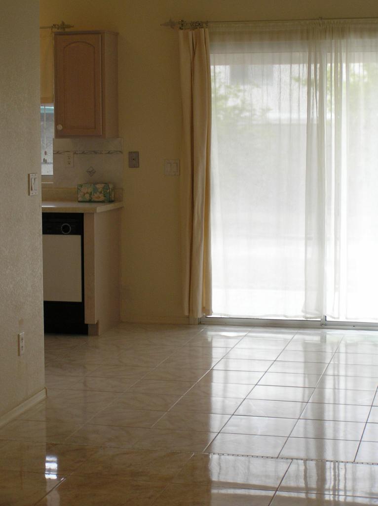 2011 East Wagoner Road Phoenix, AZ 85022 - Photo 4 of 14 Eating Area