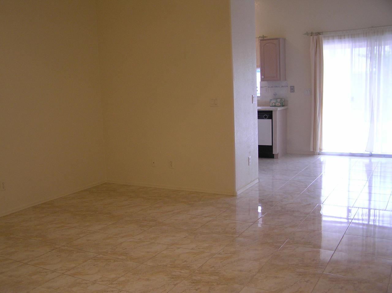 2011 East Wagoner Road Phoenix, AZ 85022 - Photo 6 of 14 Family Room