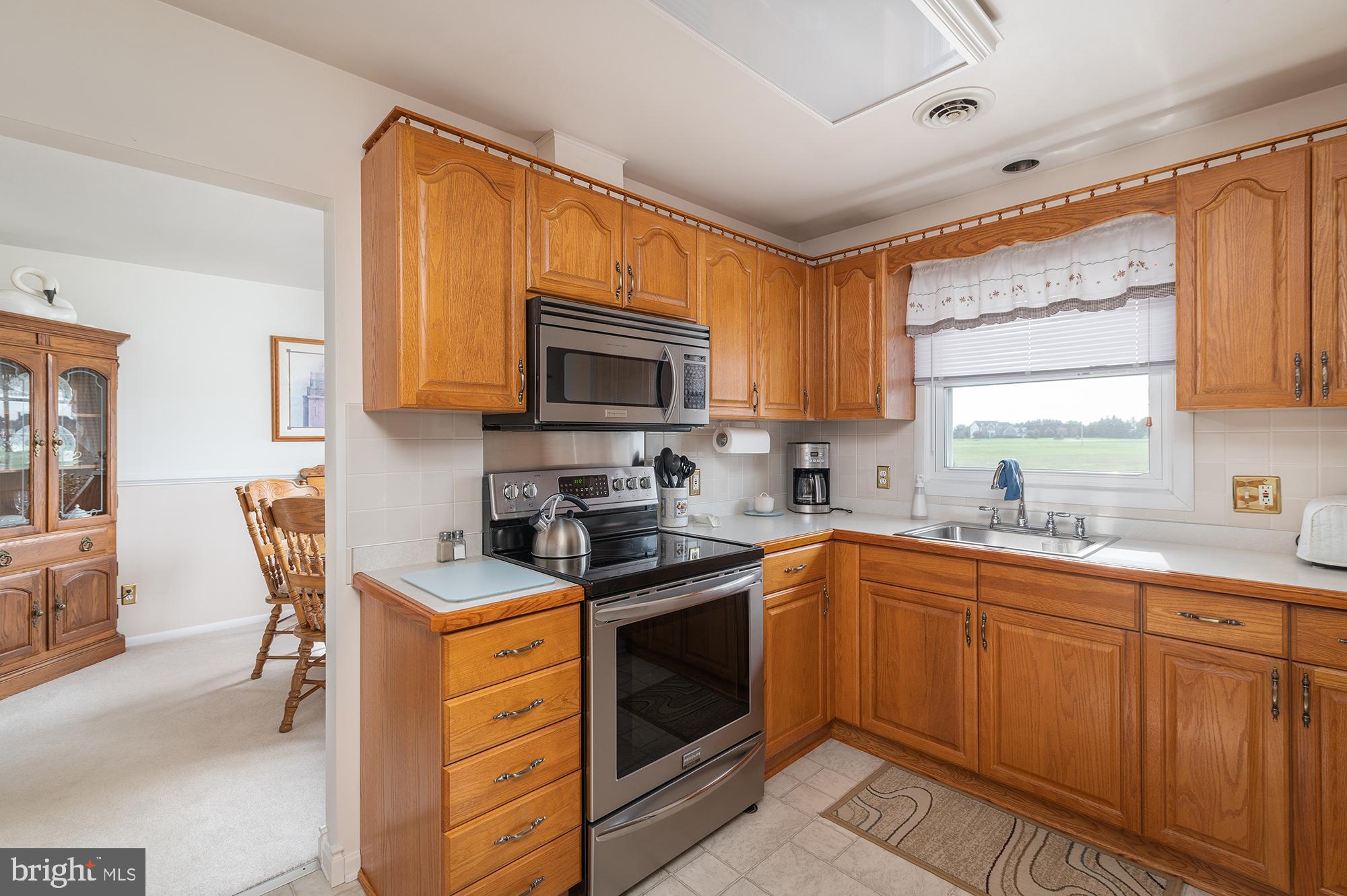 2529 Greene Road Baldwin, MD 21013 - Photo 10 of 40 Kitchen with SS appliances