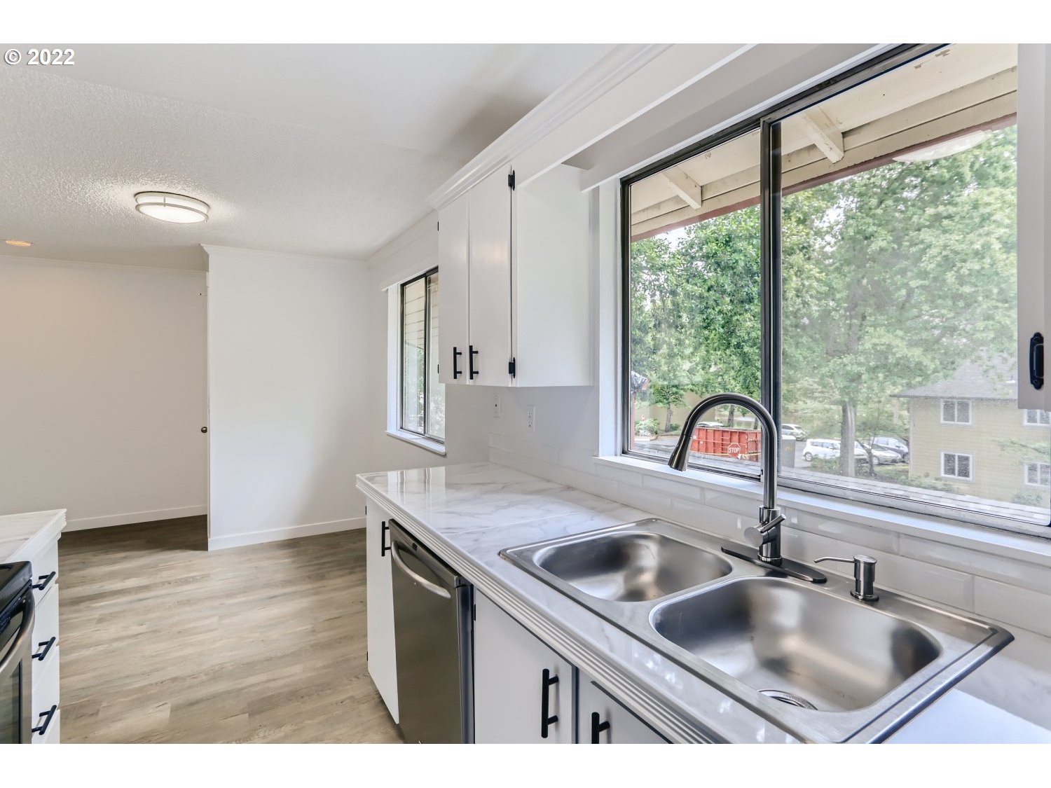 12626 Northwest Barnes Road, Unit 5 Portland, OR 97229 - Photo 8 of 20 Gallery Image 8