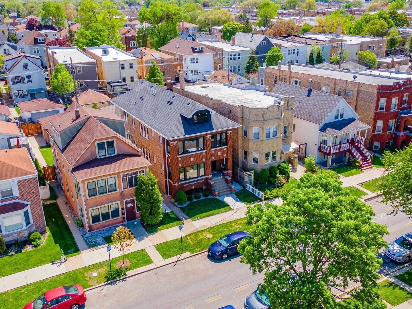 5131 West Roscoe Street, Unit 2 Chicago, IL 60641 - Photo 4 of 22