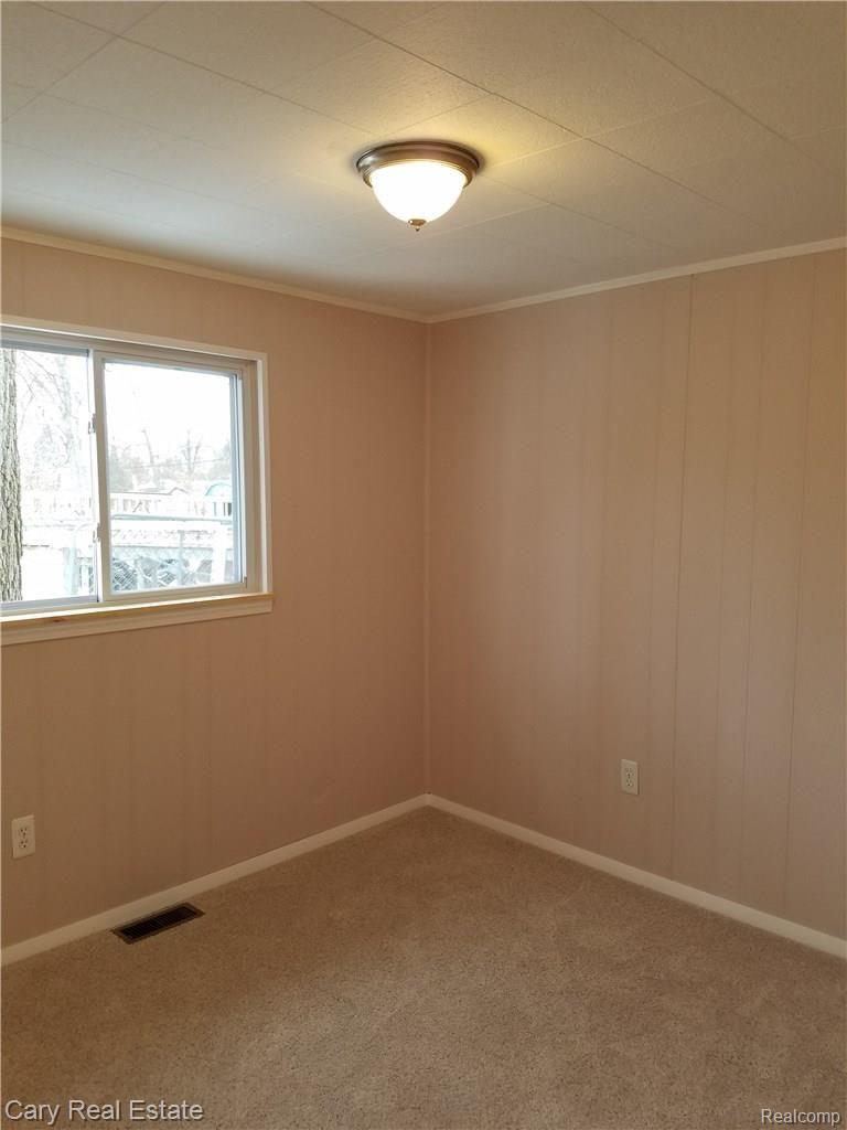 636 West Baker Road Highland, MI 48357 - Photo 16 of 22 2nd Bedroom