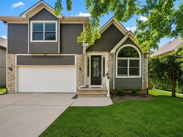 $427,900 | 5642 Brownridge Drive, Shawnee, KS 66218