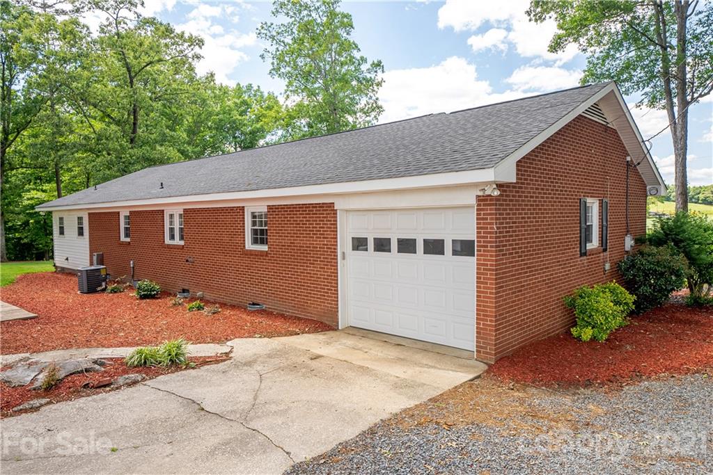 13586 Buster Road Stanfield, NC 28163 - Photo 4 of 38 Gallery Image 4