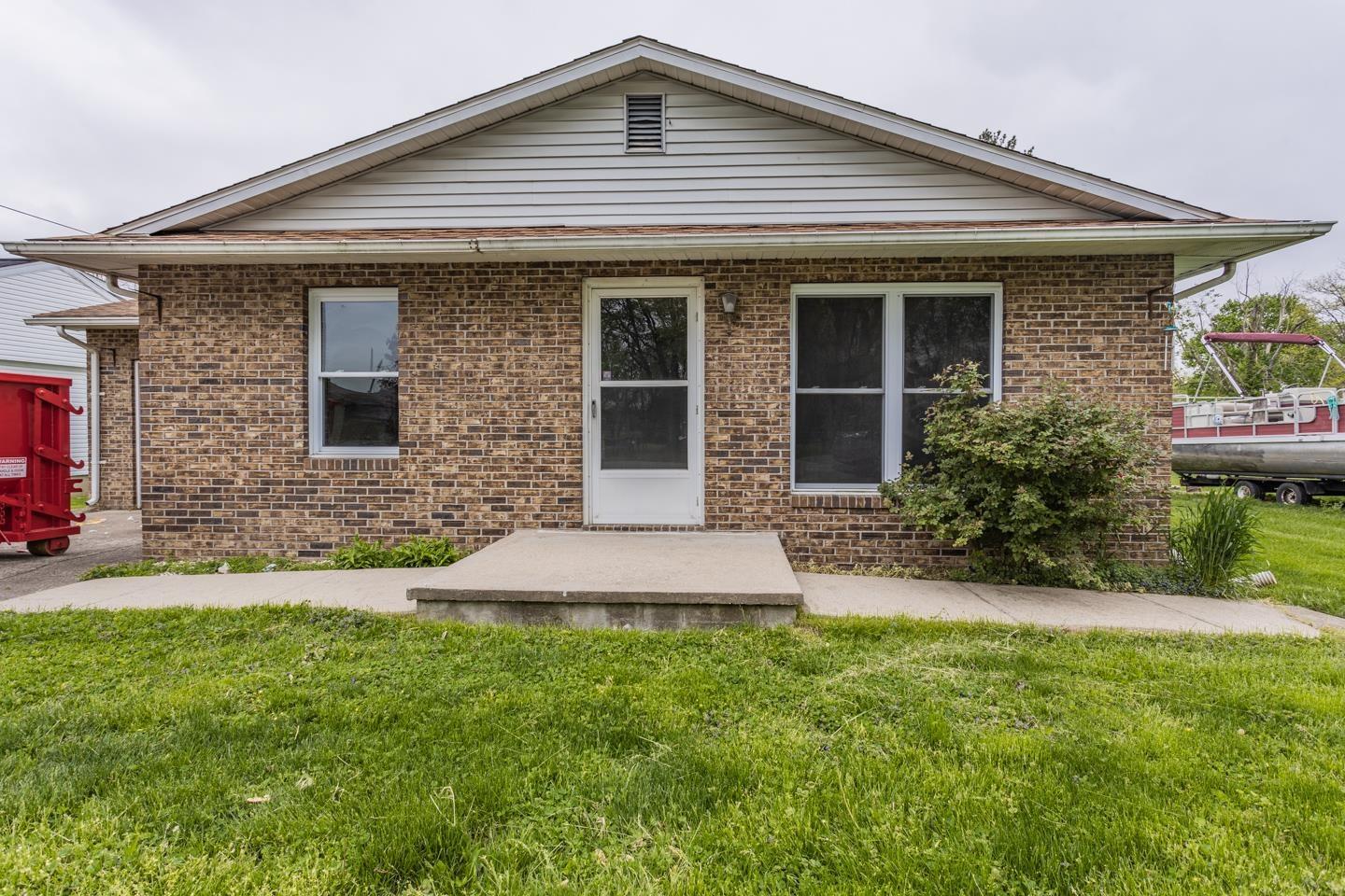 611 Southwest 3rd Street Washington, IN 47501 - Photo 2 of 27 Gallery Image 2