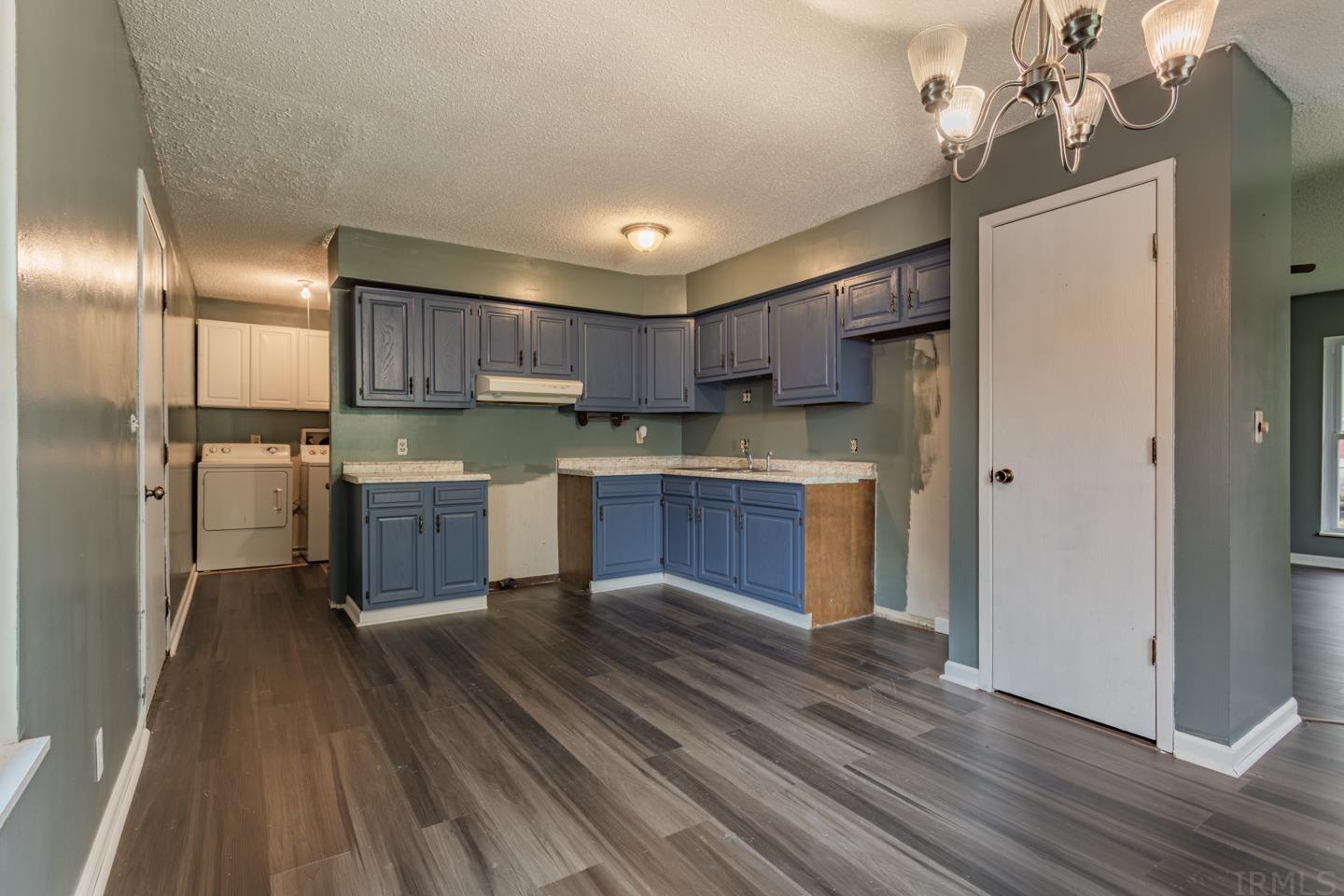 611 Southwest 3rd Street Washington, IN 47501 - Photo 4 of 27 Gallery Image 4