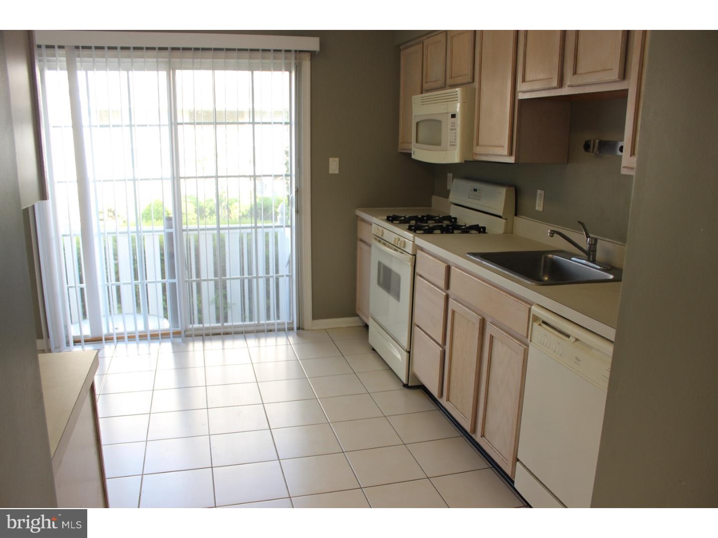 3002 Gramercy Way Mount Laurel, NJ 08054 - Photo 6 of 18