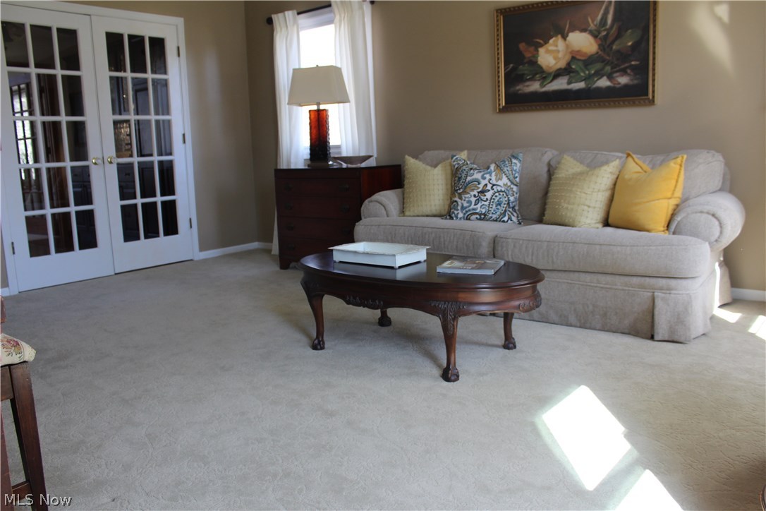 37181 Reeves Road Eastlake, OH 44095 - Photo 4 of 25 Gallery Image 4