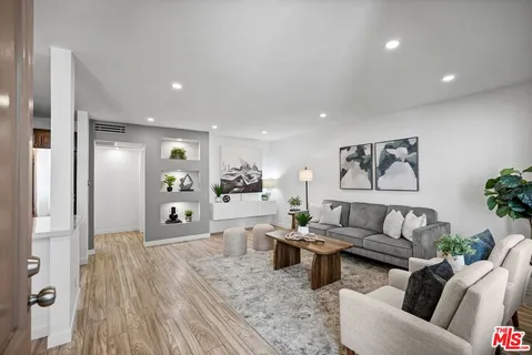 $499,000 | 11230 Peach Grove Street, Unit 208, Los Angeles, CA 91601