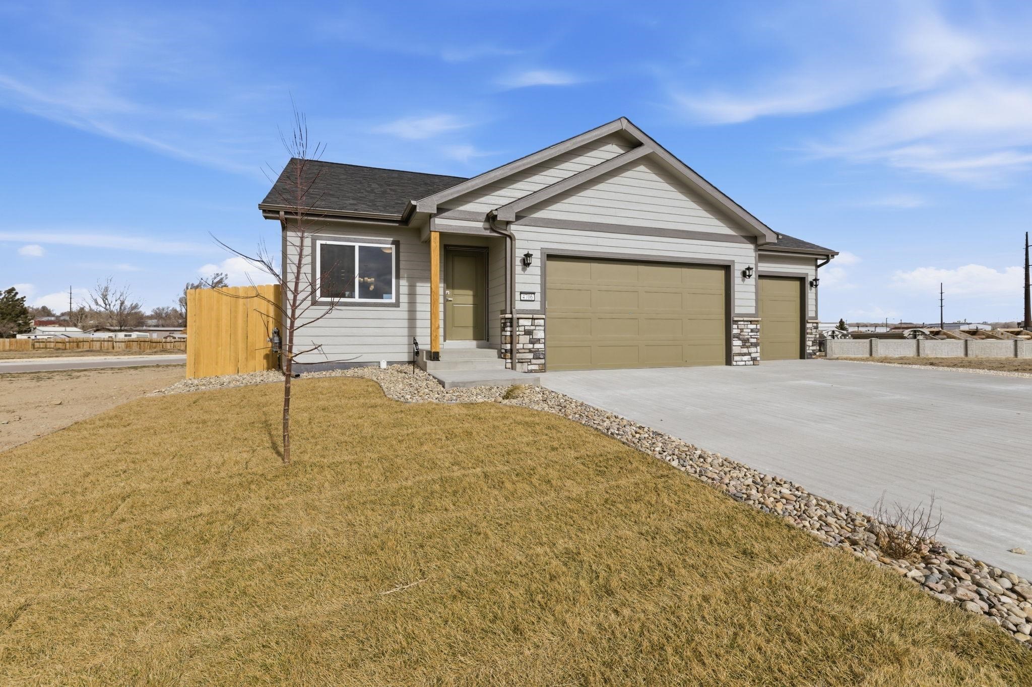 4706 Shale Circle Mills, WY 82644 - Photo 2 of 19
