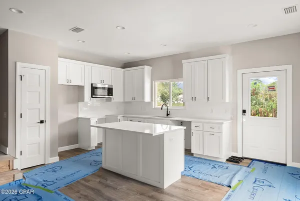 $2,300 | Undisclosed Address, Panama City, FL 32401