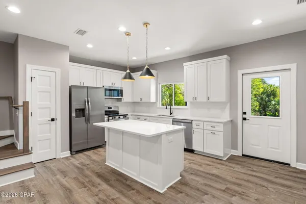 $2,300 | Undisclosed Address, Panama City, FL 32401