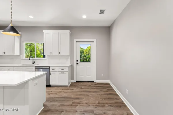 $2,300 | Undisclosed Address, Panama City, FL 32401