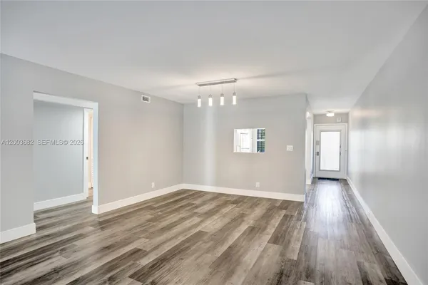 $1,800 | 3001 Portofino Isle, Unit K2, Coconut Creek, FL 33066