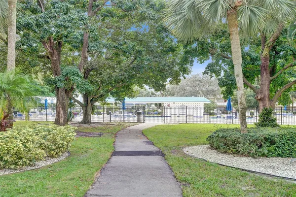 $1,800 | 3001 Portofino Isle, Unit K2, Coconut Creek, FL 33066