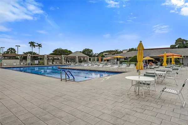 $1,800 | 3001 Portofino Isle, Unit K2, Coconut Creek, FL 33066