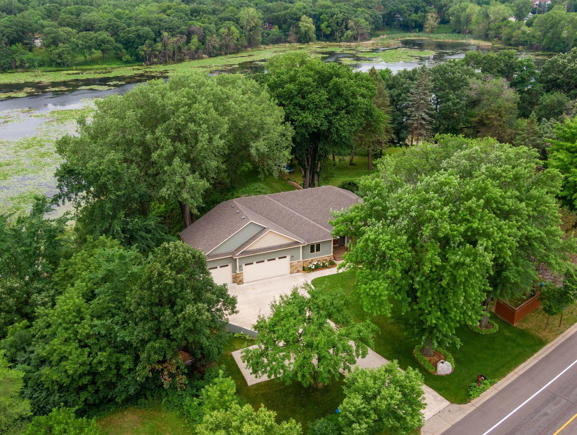 9209 Cedar Lake Road St. Louis Park, MN 55426 - Photo 4 of 48
