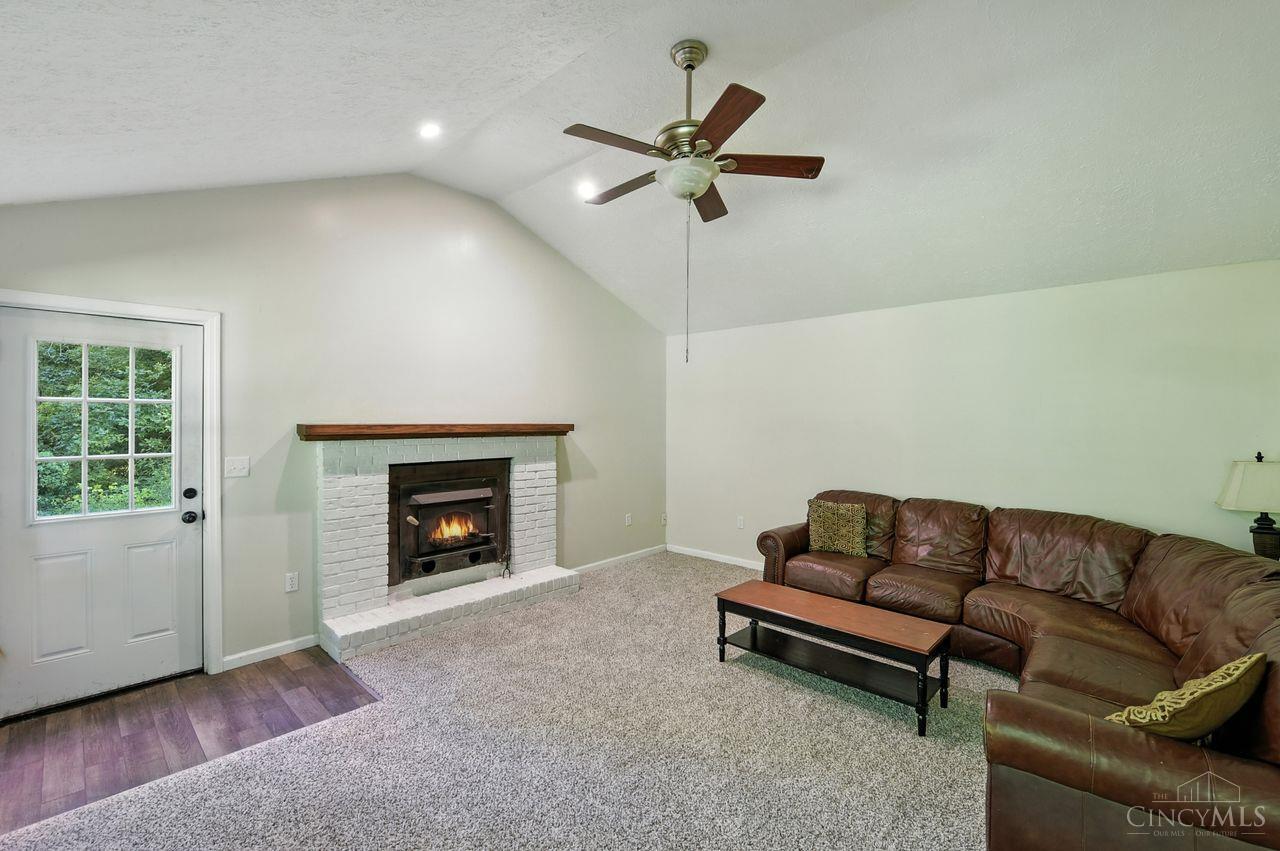 1662 Springdale Road Cincinnati, OH 45231 - Photo 8 of 46