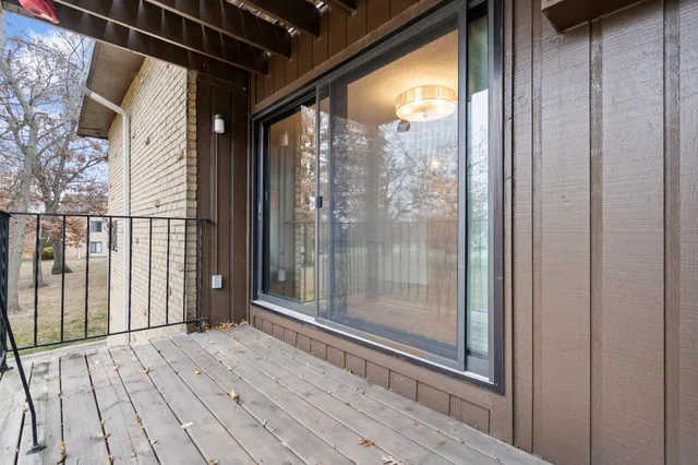 $129,900 | 3431 Kent Street, Unit 801, Shoreview, MN 55126