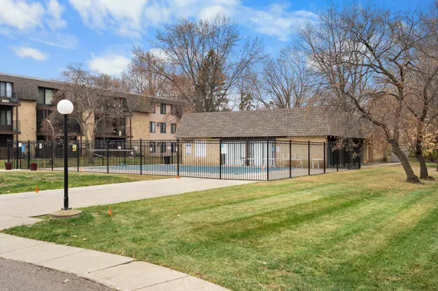 $129,900 | 3431 Kent Street, Unit 801, Shoreview, MN 55126