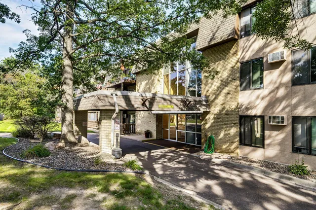 $129,900 | 3431 Kent Street, Unit 801, Shoreview, MN 55126