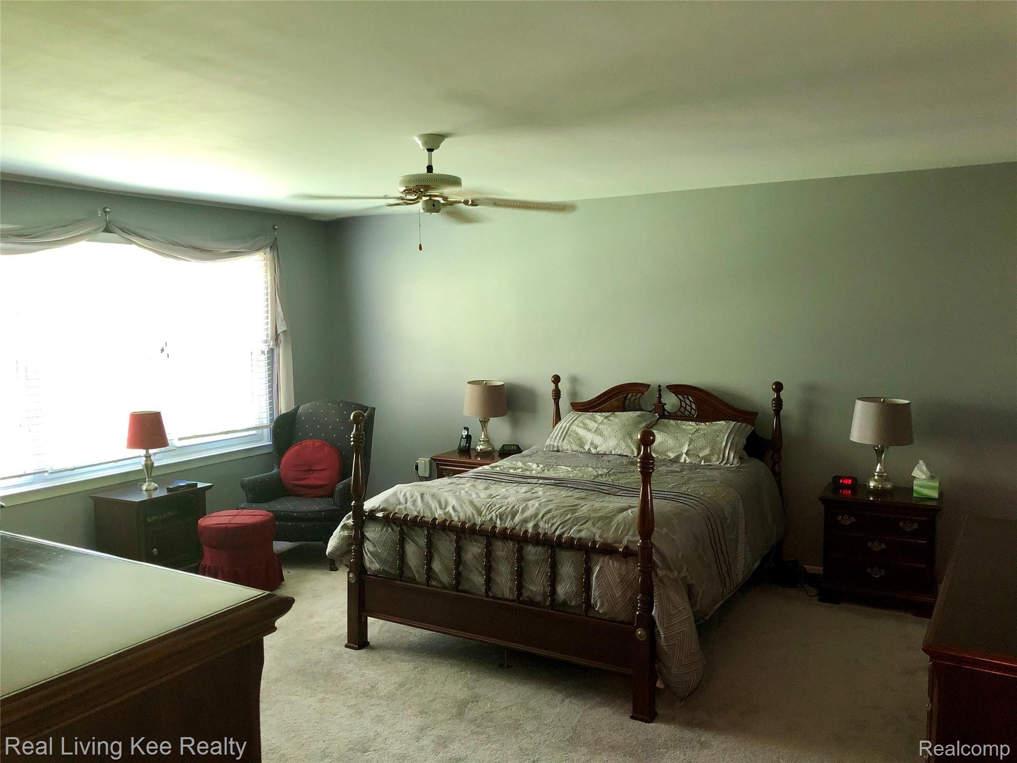 415 Ivy Wood Court Rochester, MI 48307 - Photo 12 of 23 IMG_4077.jpg