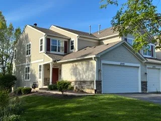 $2,450 | 2545 Oneida Lane, Unit 2545, Naperville, IL 60563