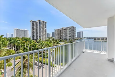 $480,000 | 2851 Northeast 183rd Street, Unit 617, Aventura, FL 33160
