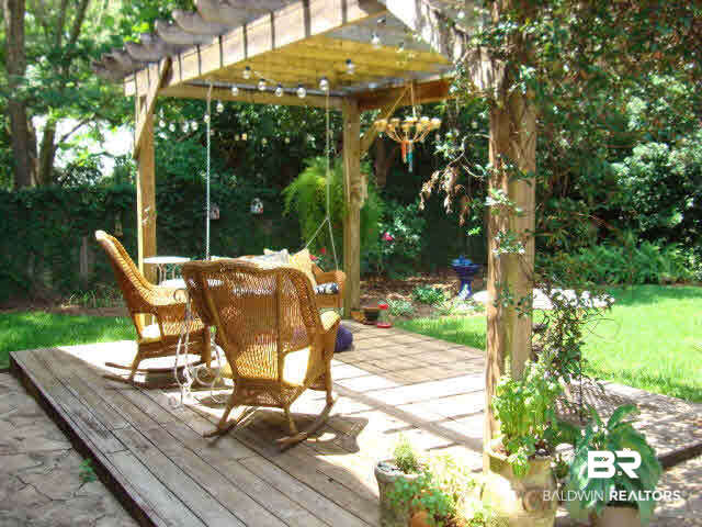 154 Ettle Street Fairhope, AL 36532 - Photo 23 of 38 Arbor/ deck