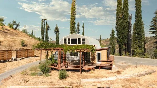 $777,000 | 9451 Mill Creek Road, Healdsburg, CA 95448